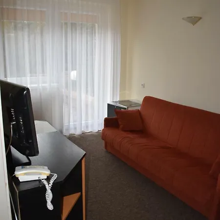 리조트 Osrodek Wypoczynkowy Ania 드지비르지노